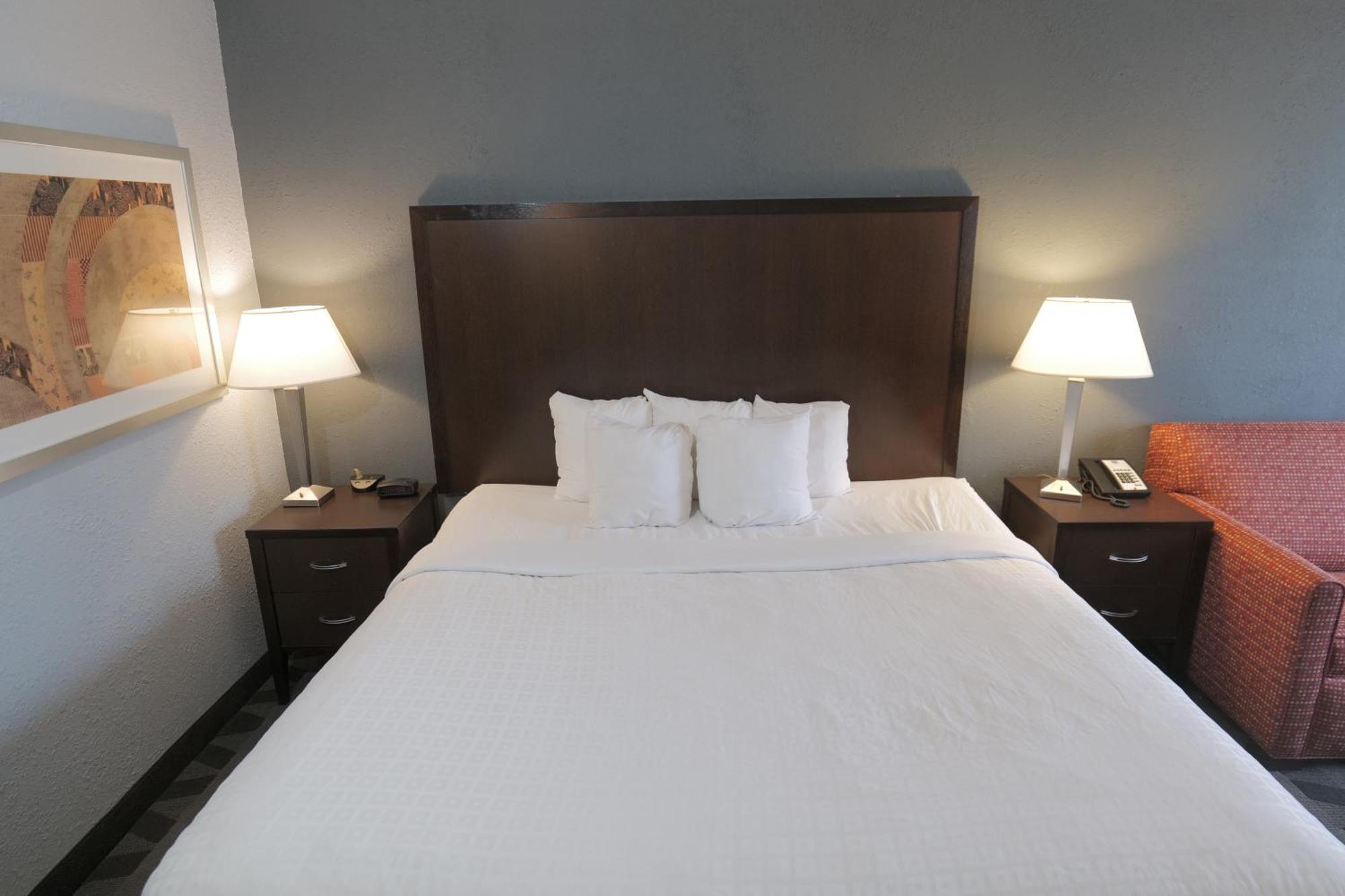 Baymont By Wyndham Flint Airport North Hotel Eksteriør billede