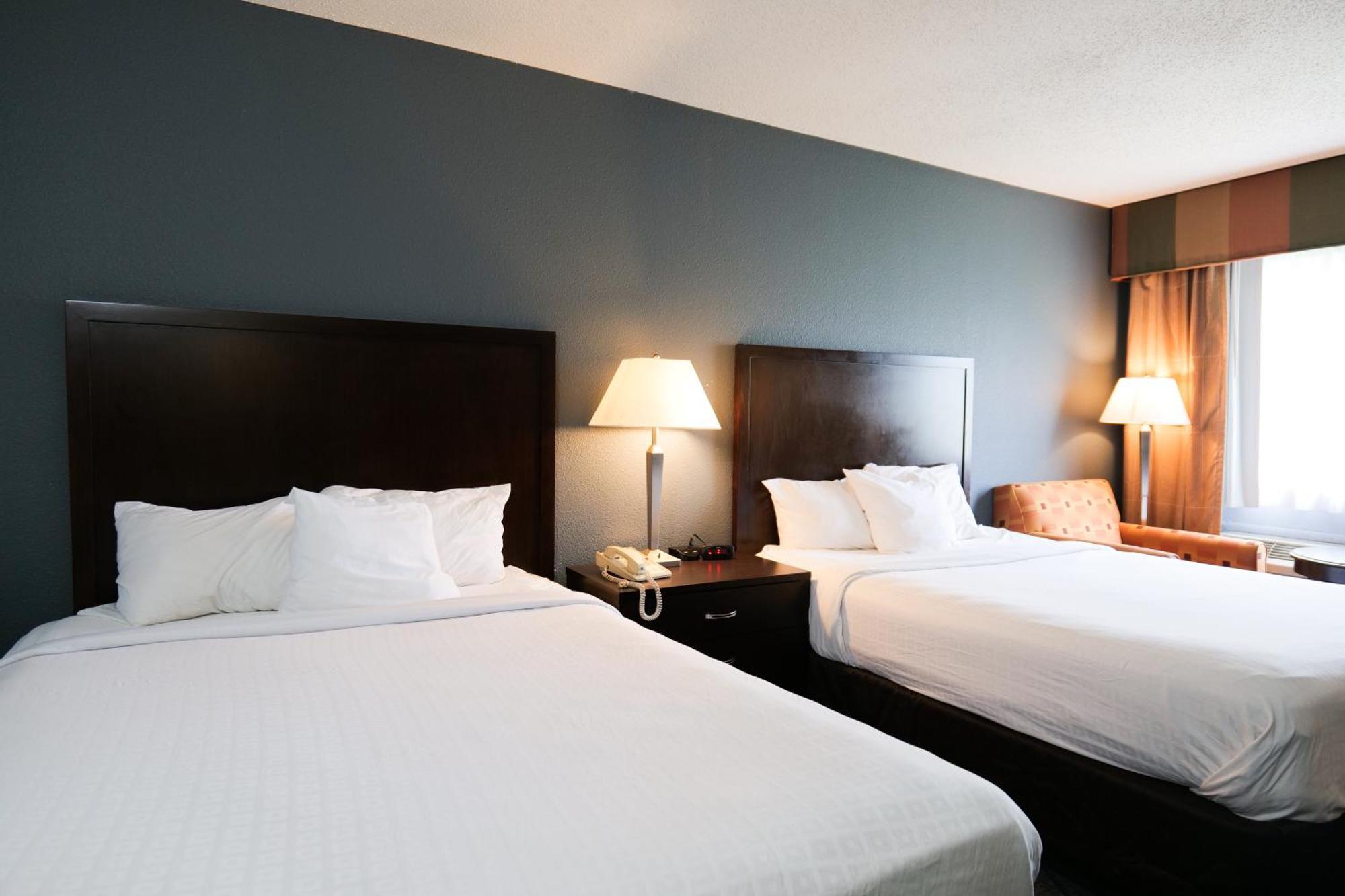 Baymont By Wyndham Flint Airport North Hotel Eksteriør billede