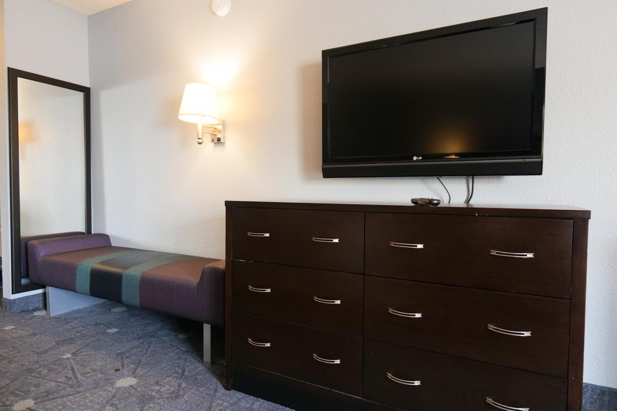 Baymont By Wyndham Flint Airport North Hotel Eksteriør billede