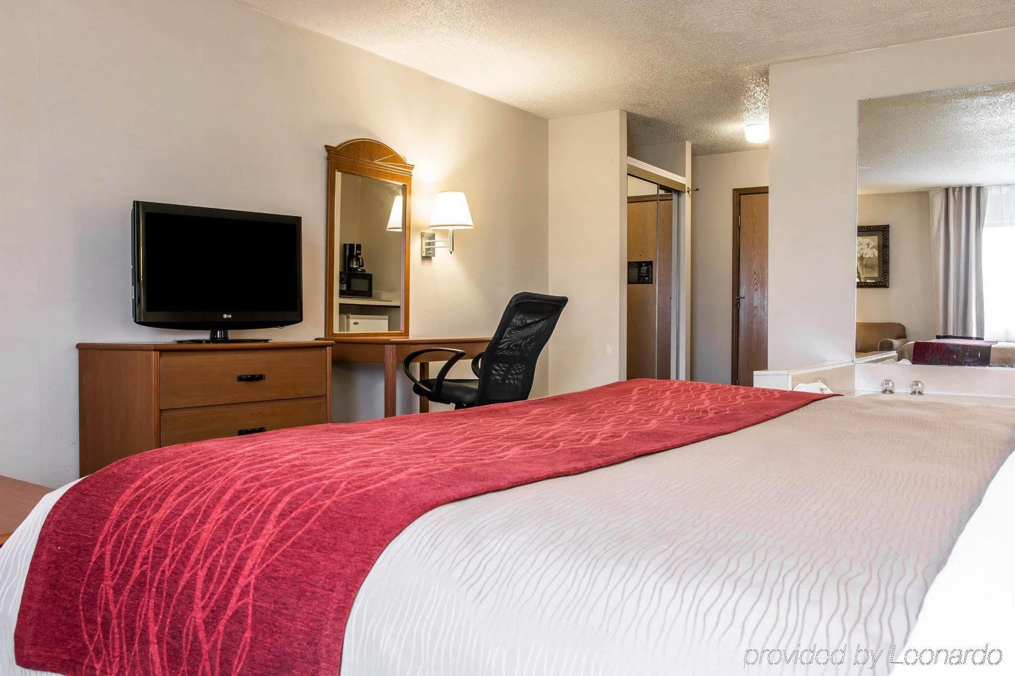 Baymont By Wyndham Flint Airport North Hotel Eksteriør billede