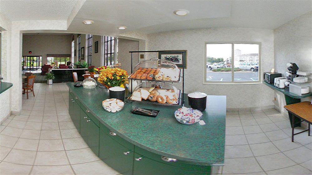 Baymont By Wyndham Flint Airport North Hotel Eksteriør billede